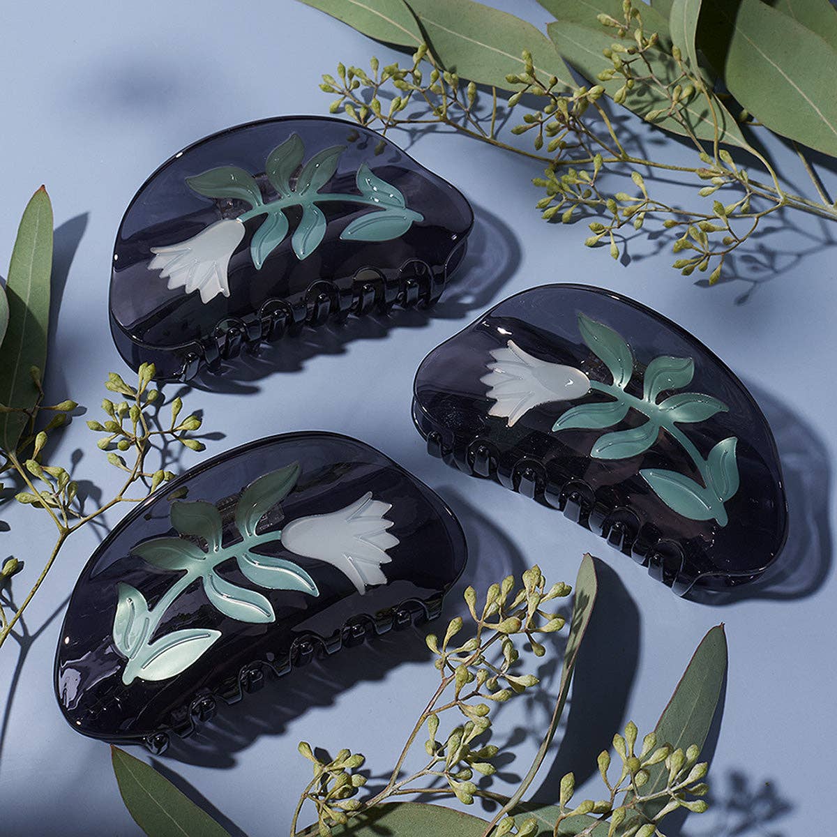 Belladonna Claw - Acetate White Flower Hair Clip
