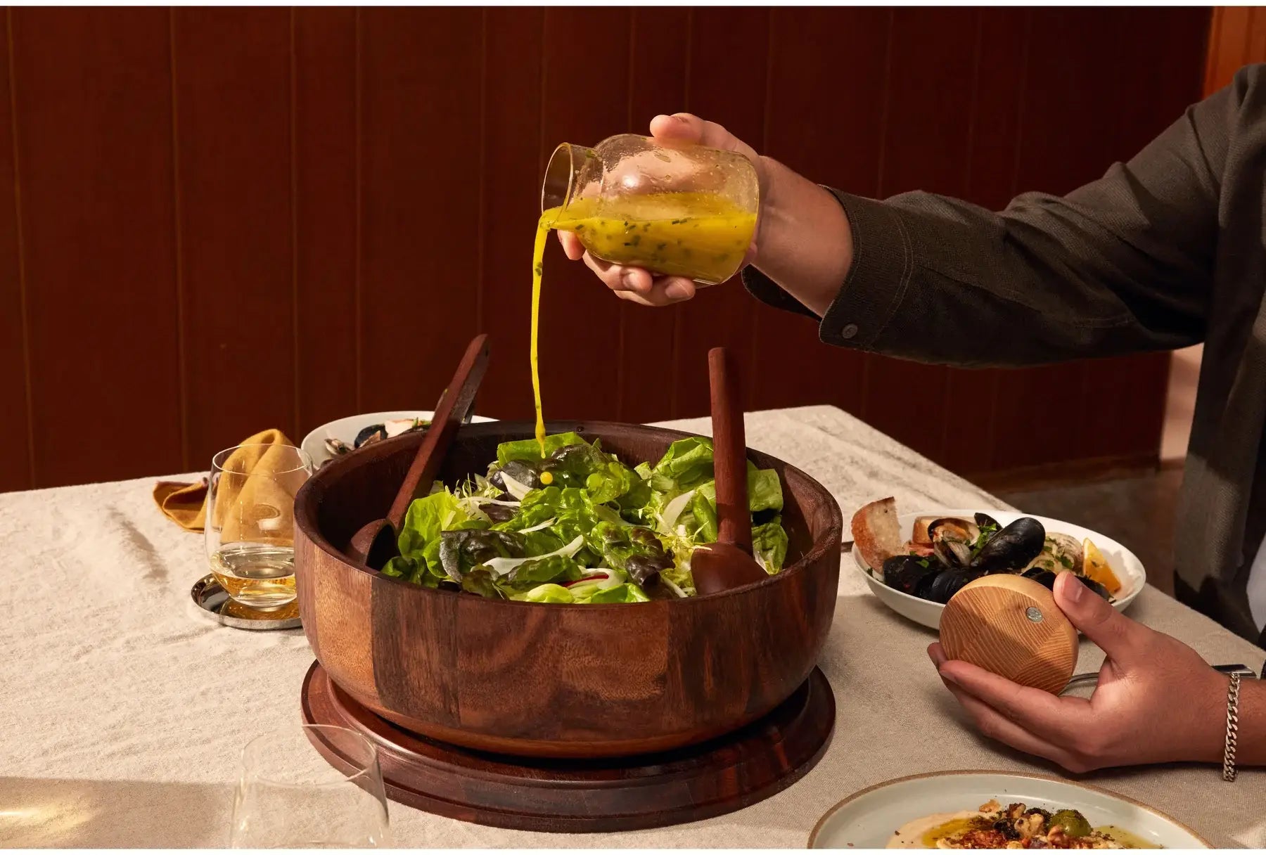 Totter Salad Dressing Shaker