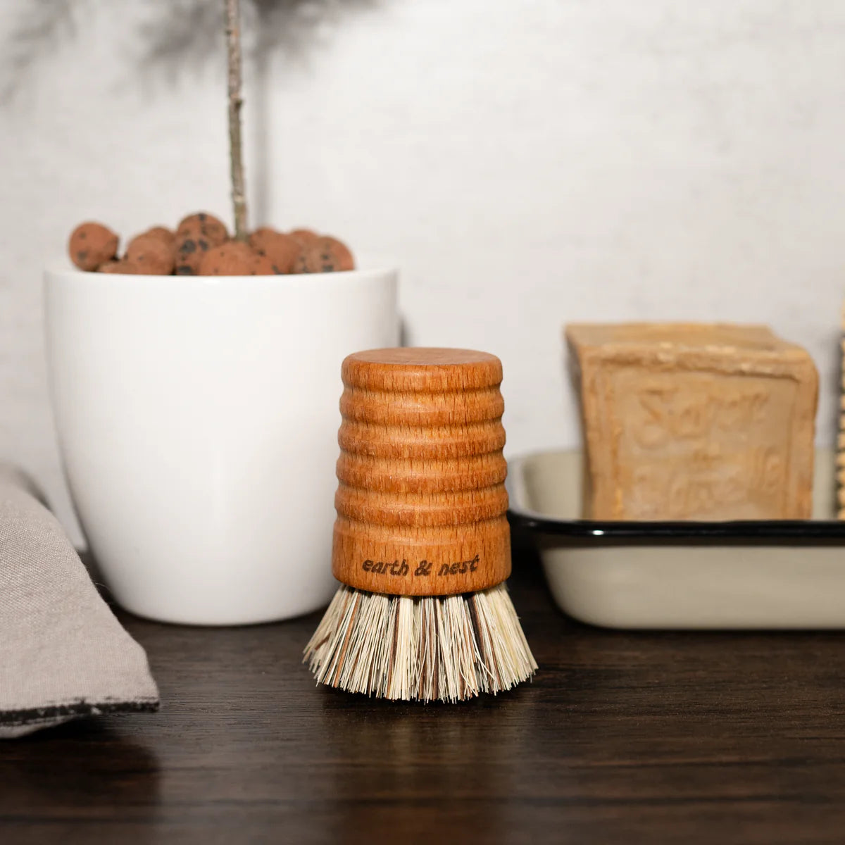 Marais Home Urbana Pot and Pan Brush