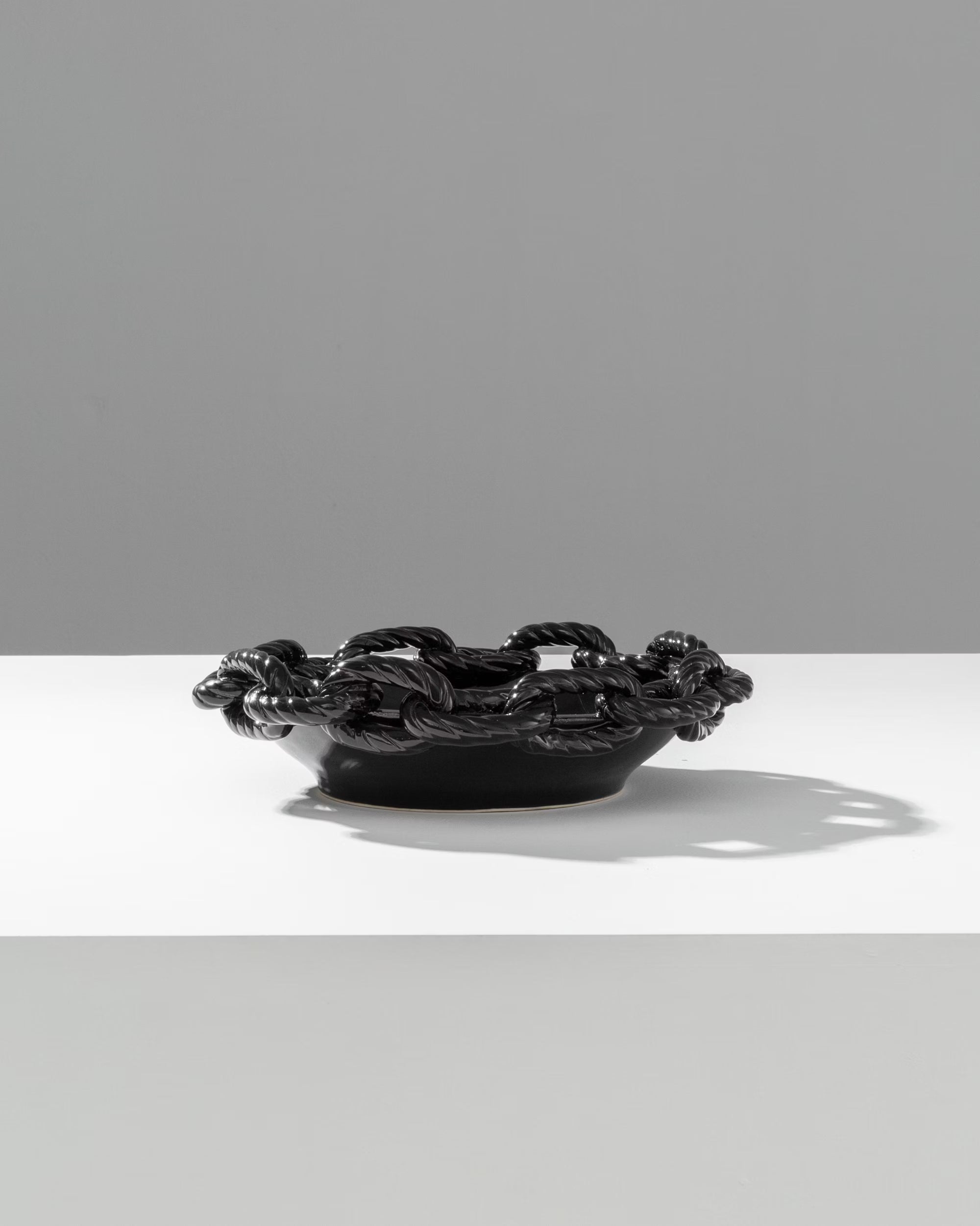 Link Round Plate -  Black