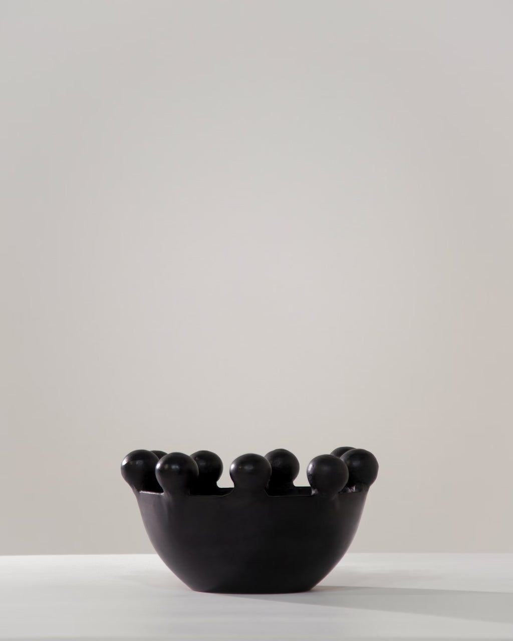 Ounagha Tadelakt Bowl Vase With Balls - Black