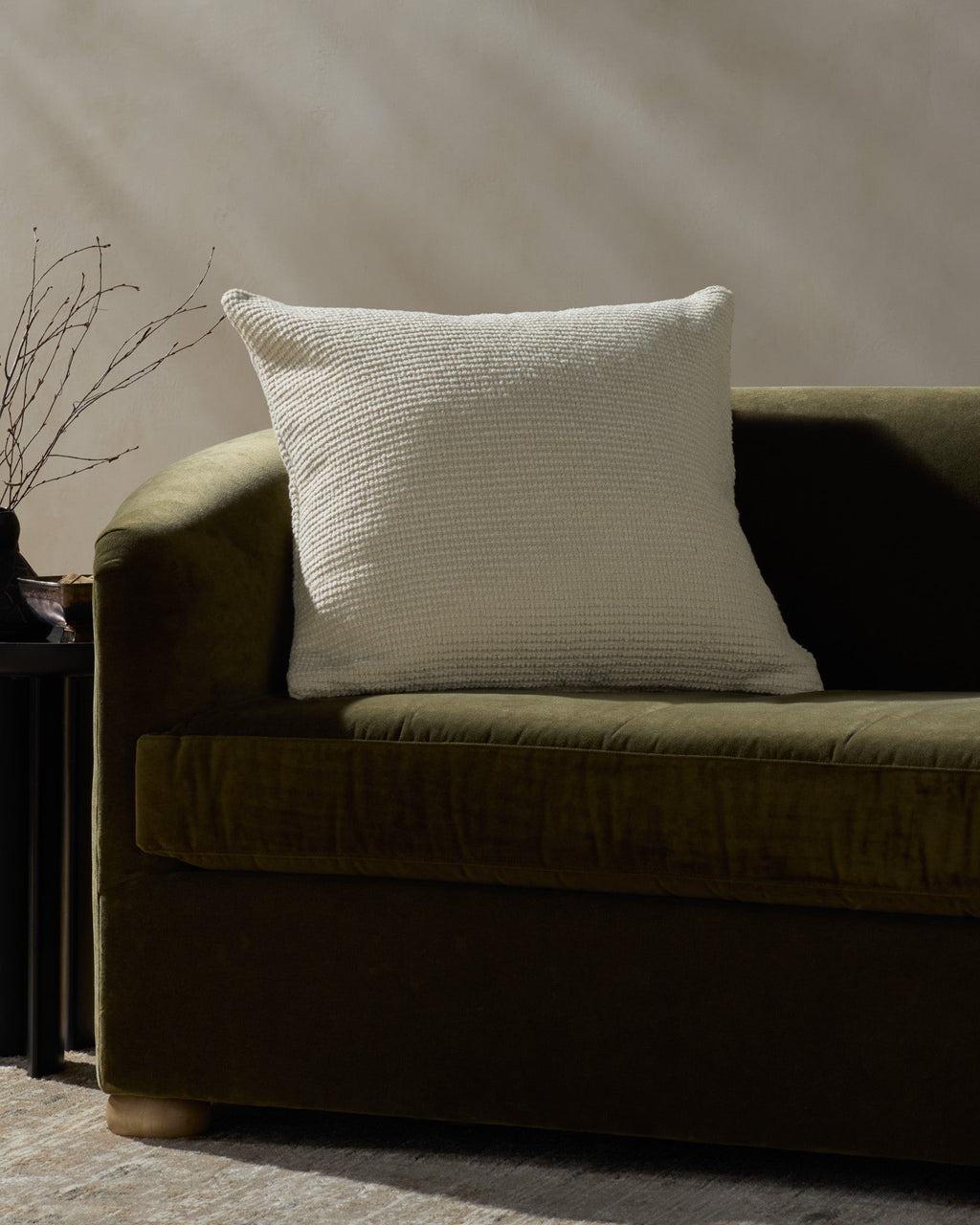 Bedford Pillow in Ivory, 24" x 24"