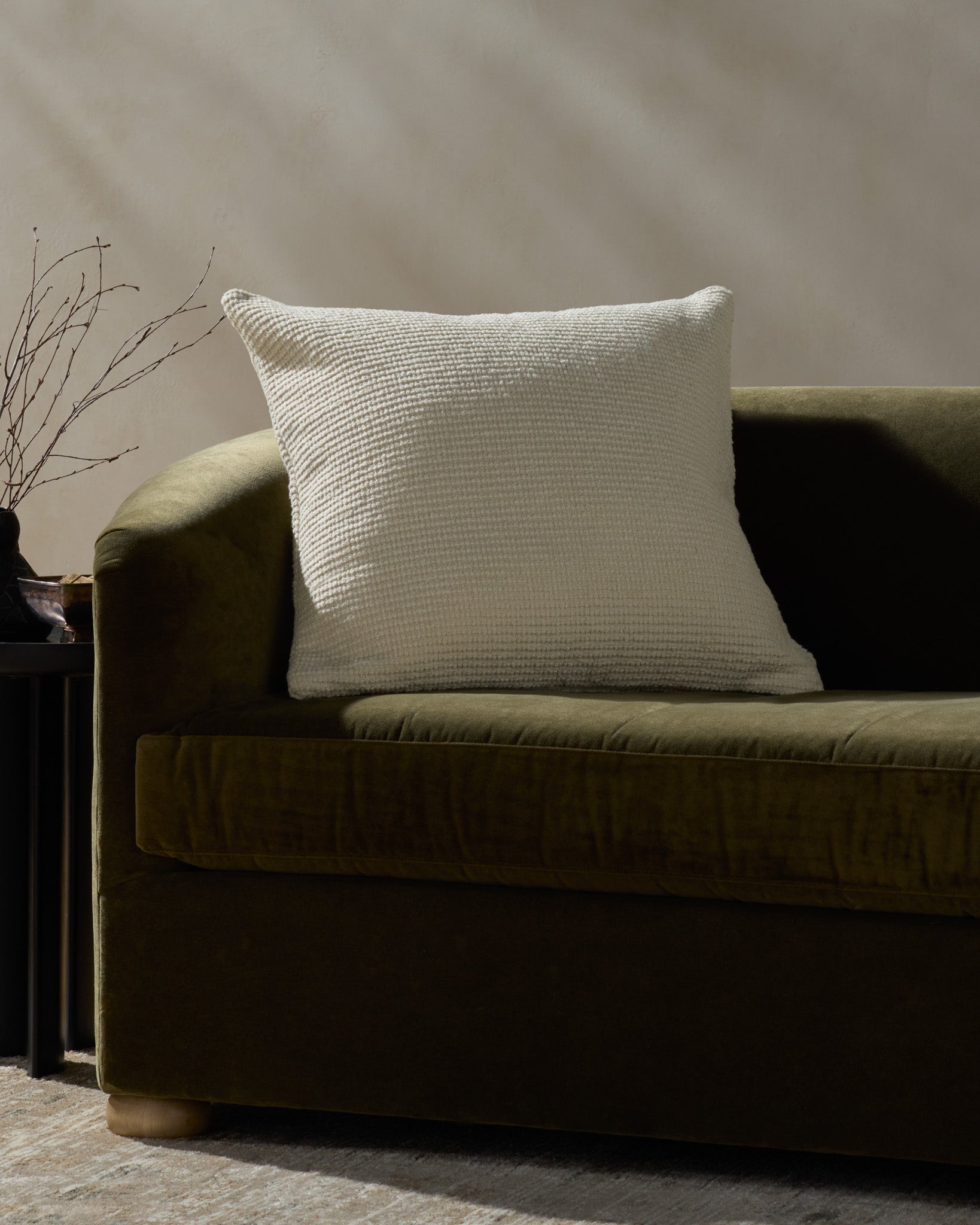 Bedford Pillow in Ivory, 24" x 24"