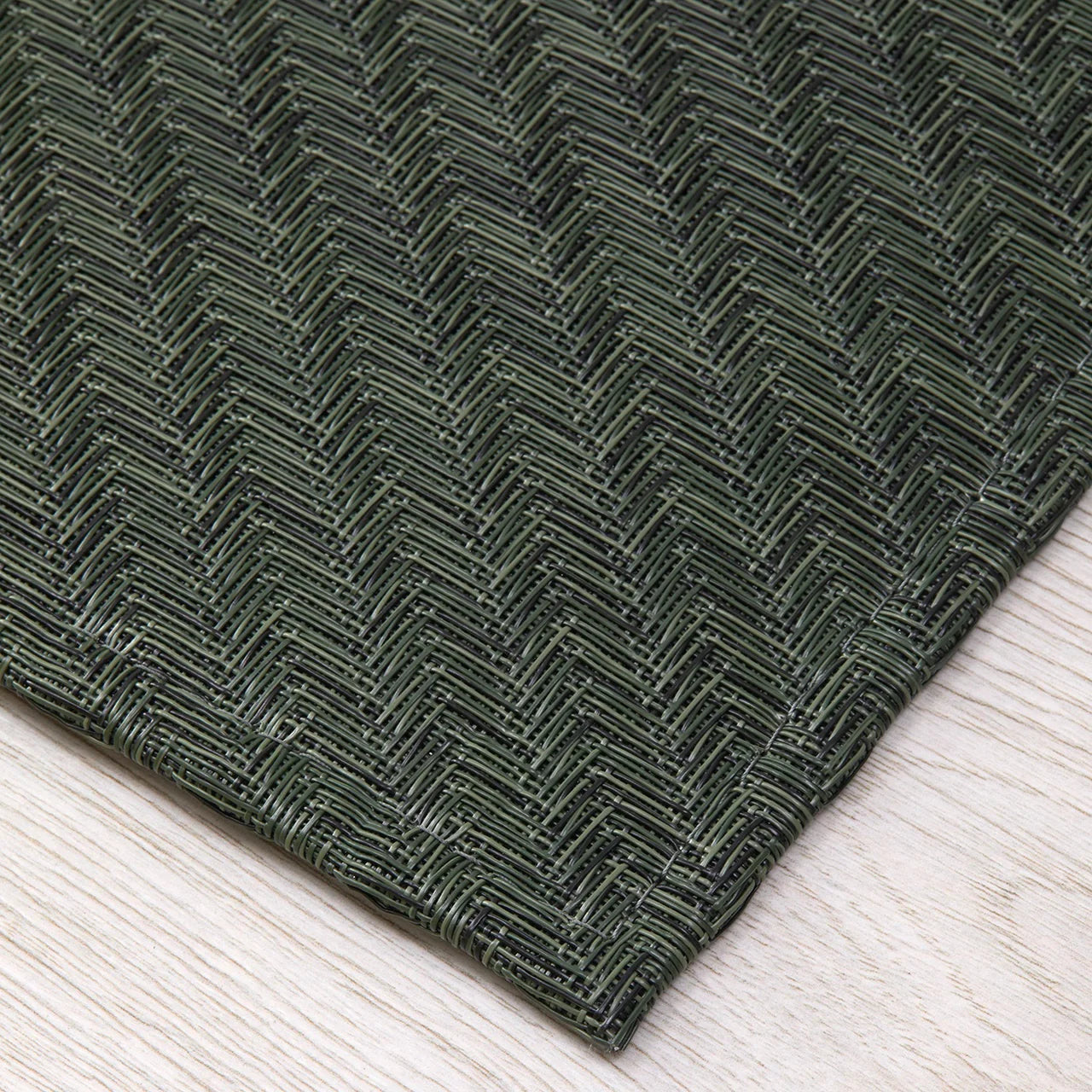 Chilewich Foxtail Rug 1'11"x3' — styled